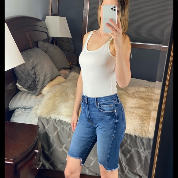 Good American Stagger Hem Bermuda Denim Jean Shorts, Size 6/28, New with Tags - Picture 16 of 16